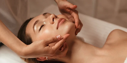 Gesichtsmassage